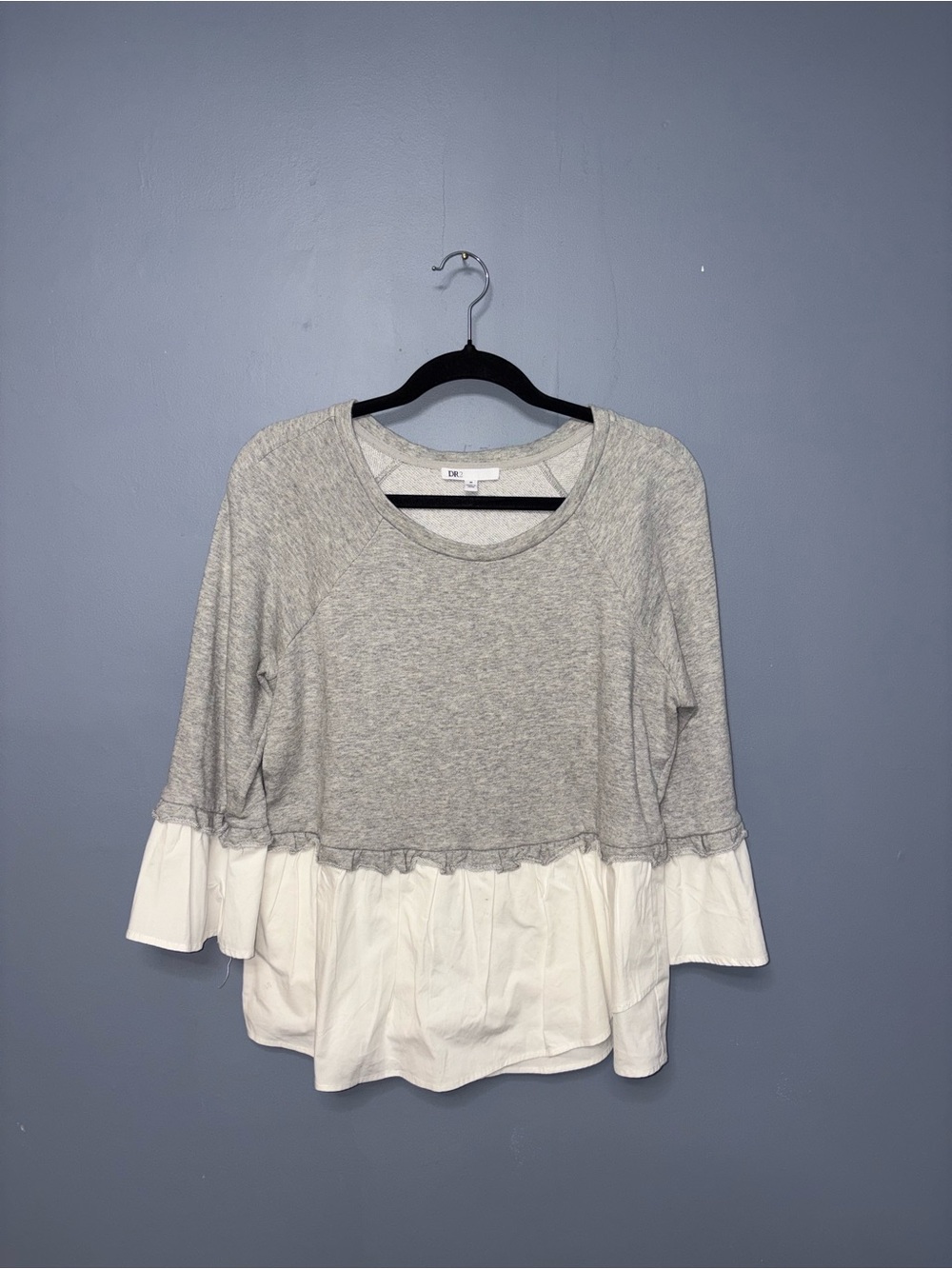 DR2 | Gray Sweater Blouse | Size Medium